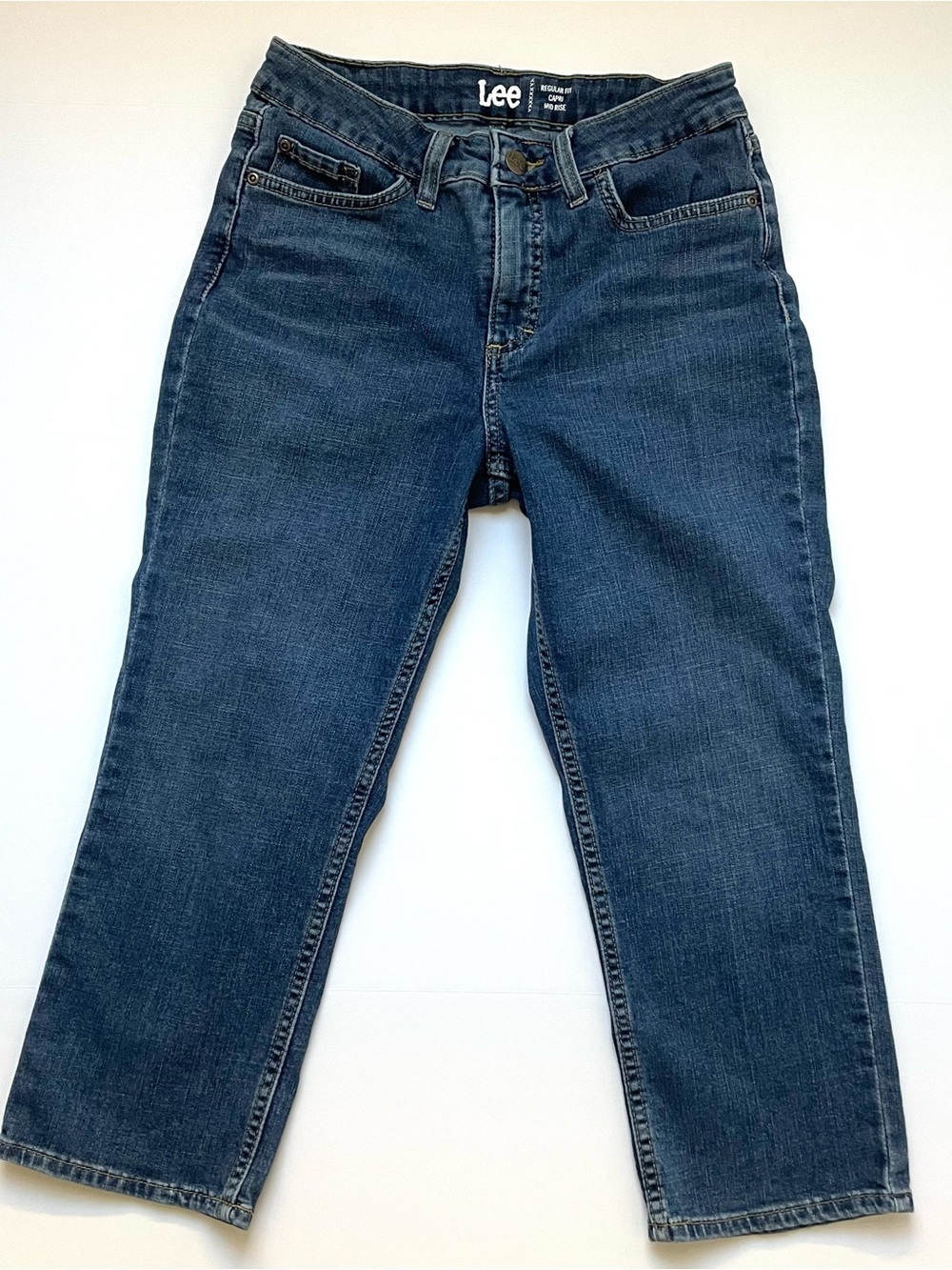 Lee Women’s Regular Fit Capri Mid Rise Dark Blue Relaxed Fit Jeans